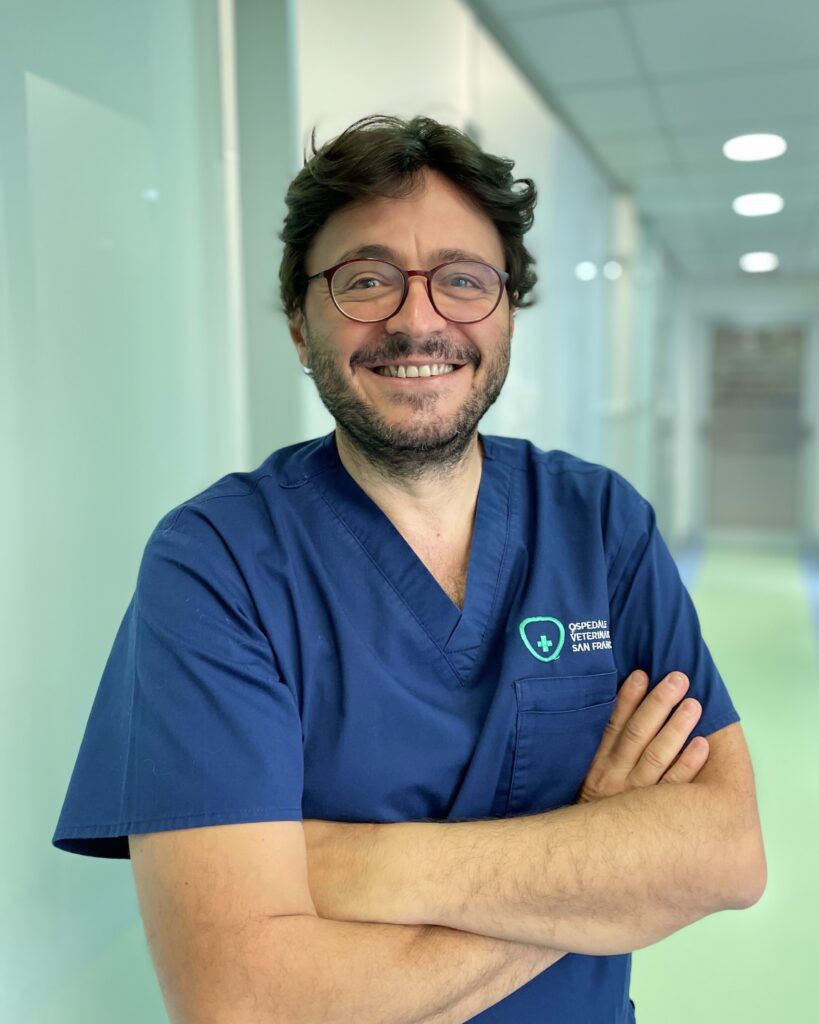 Dott. Andrea Jacchetti Il Dott. Andrea Jacchetti, medico veterinario dell'Ospedale Veterinario San Francesco di Milano