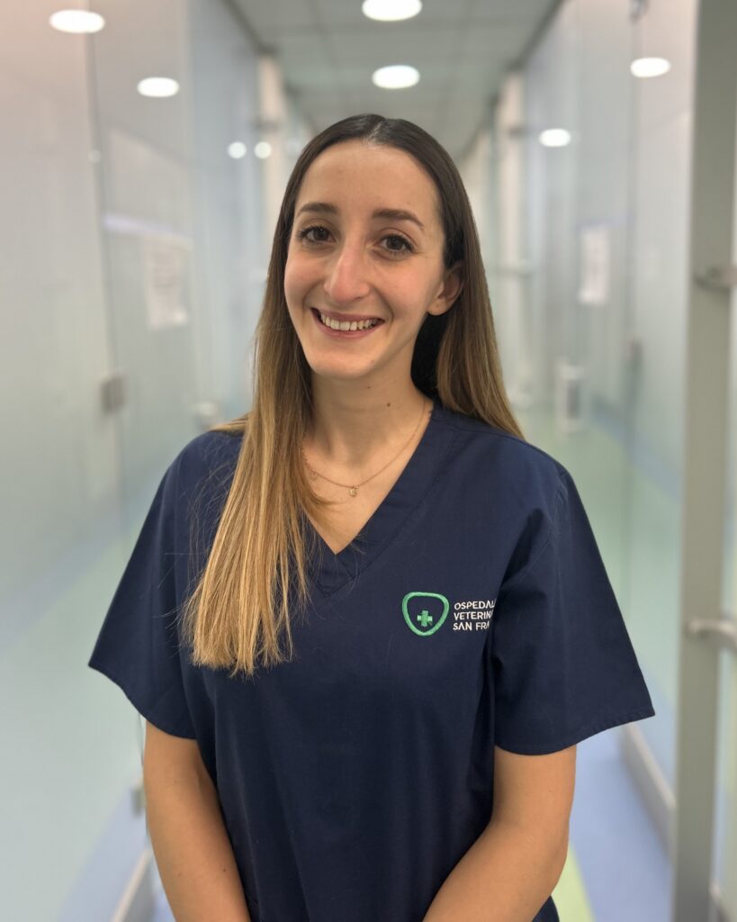 Dott.ssa Alyssa Bellavia La Dott.ssa Alyssa Bellavia, medico veterinario dell'Ospedale Veterinario San Francesco di Milano