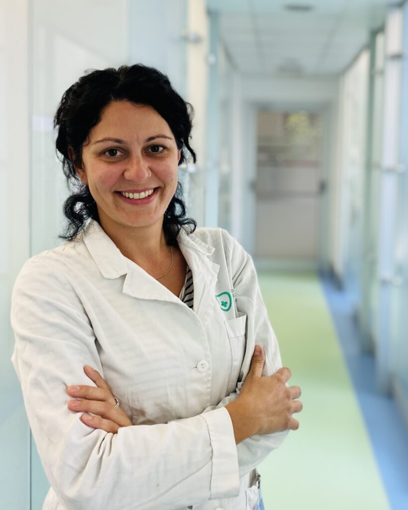 Dott.ssa Luna Fioni La Dott.ssa Luna Fioni, medico veterinario dell'Ospedale Veterinario San Francesco di Milano