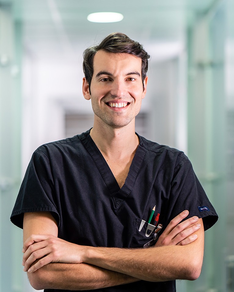 Dottor Riccardo Ferriani Il Dott. Riccardo Ferriani, medico veterinario dell'Ospedale Veterinario San Francesco di Milano