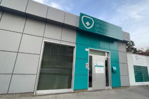 Vista dell'entrata dell'Ospedale Veterinario San Francesco di Milano
