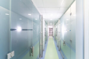 Corridoio interno dell'Ospedale Veterinario San Francesco di Milano